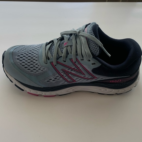 New Balance 840 Lightweight Walking Running Shoes , Size 7.5- Like New! - Picture 2 of 12